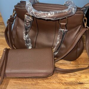 Elegant Brown Leather Shoulder Bag Set